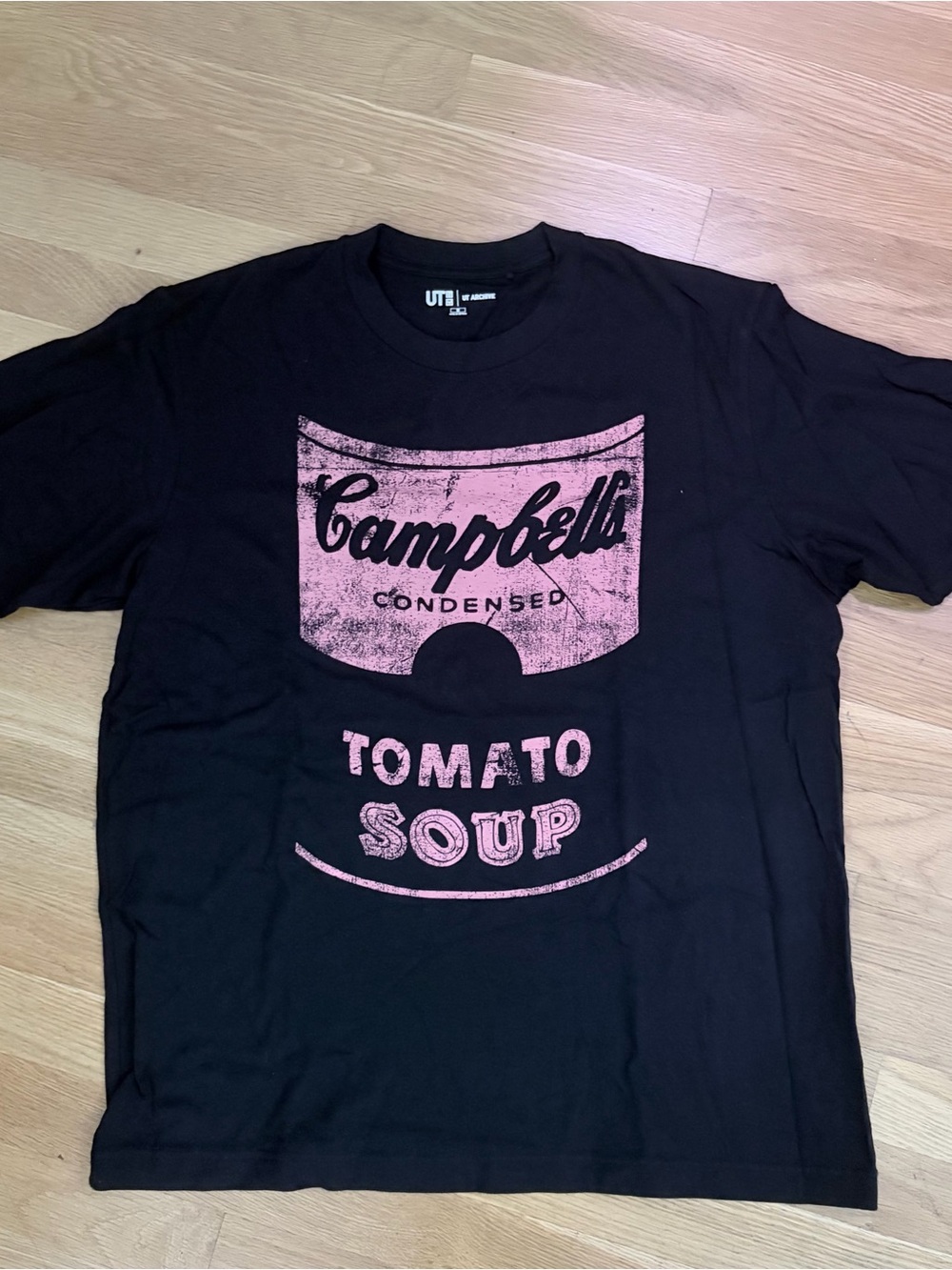 Uniqlo Warhol Campbell's Tomato Soup Graphic